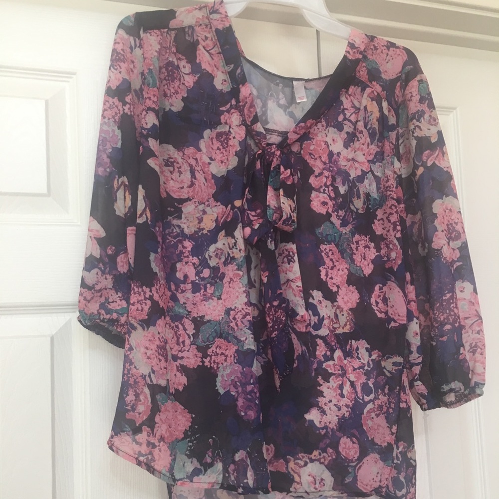 3 for 15 🦠 Sheer blouse